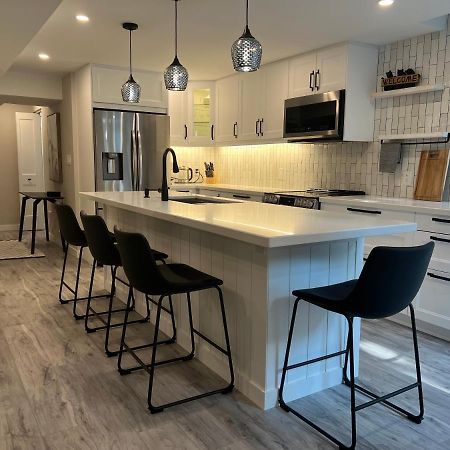 The Croft House - 2 Bedroom 1 Bathroom Suite Burlington Bagian luar foto