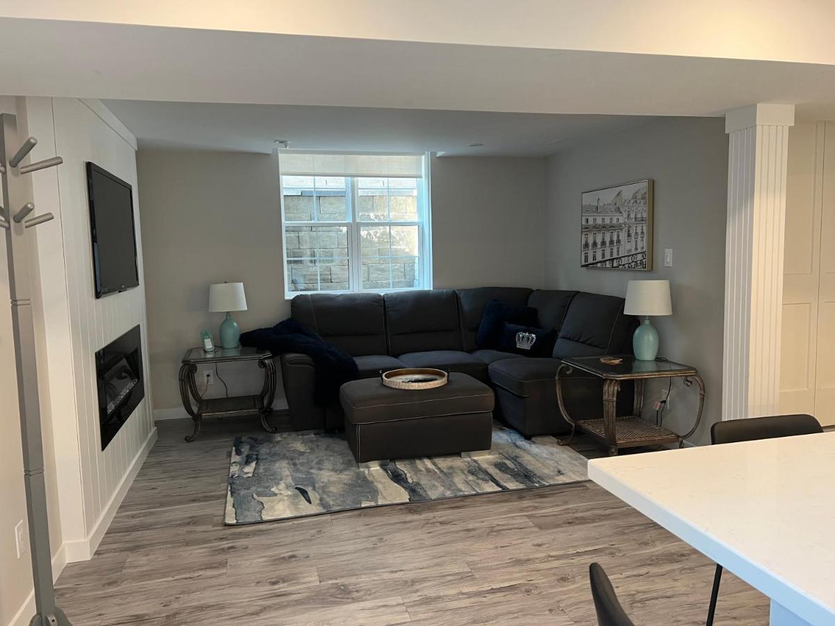 The Croft House - 2 Bedroom 1 Bathroom Suite Burlington Bagian luar foto