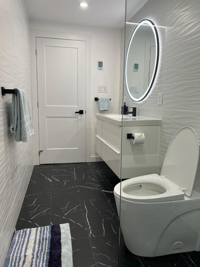 The Croft House - 2 Bedroom 1 Bathroom Suite Burlington Bagian luar foto